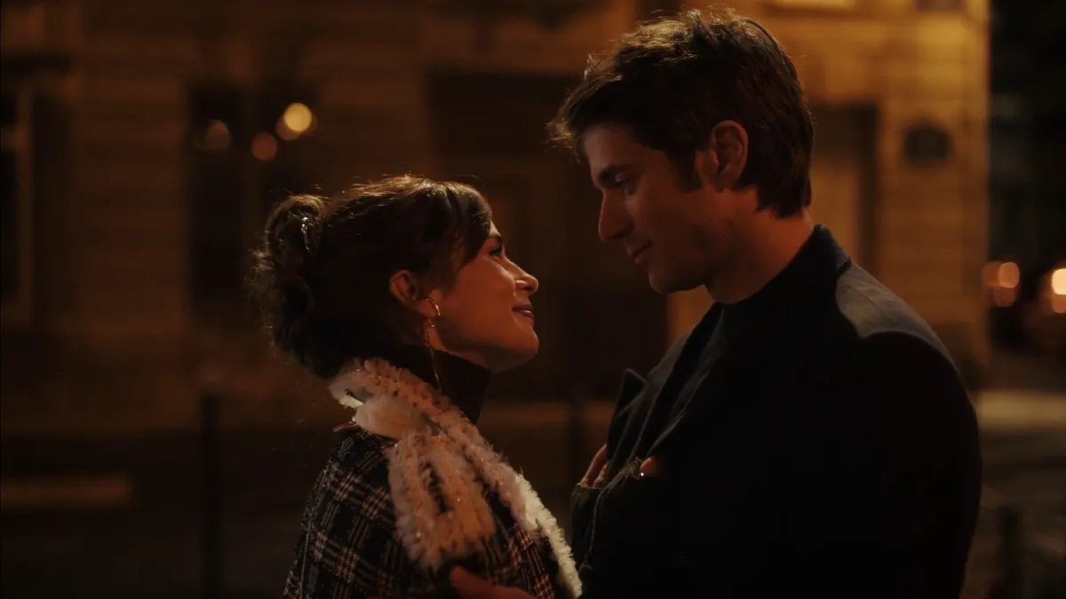 emily-in-paris-twitter-review-fans-are-loving-lily-collins-delulu-give-thumbs-up-to-netflix-series